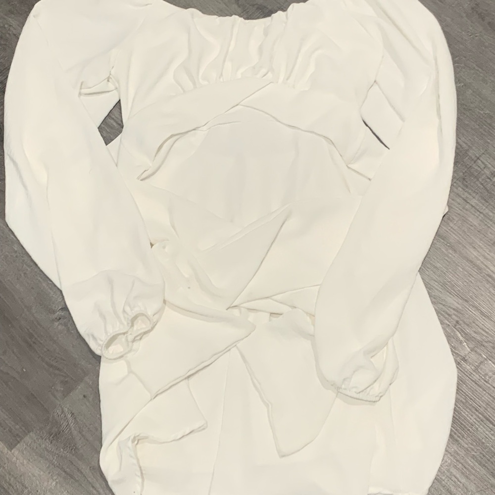 Elegant White Long Sleeve Dress
